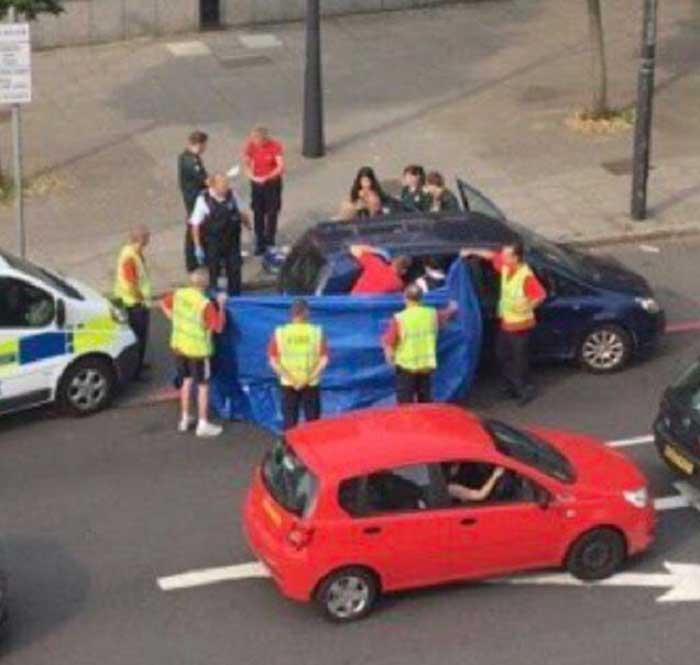 Woman giving birth in car with help of Firefighters 