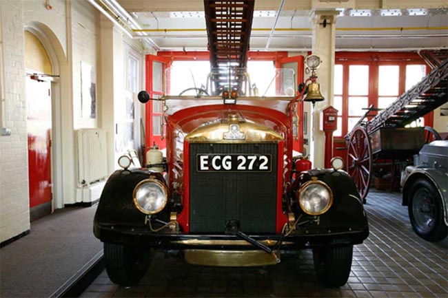Historical fire engine 