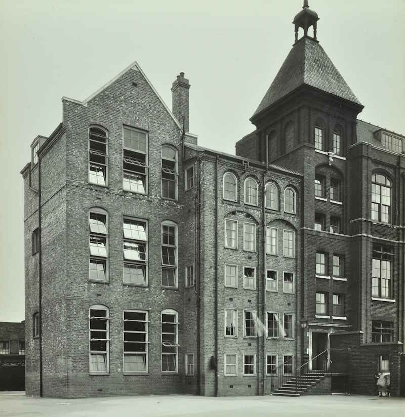 The exterior of the Old Palace School, prior to the bombing attack. Copyright London Archives 181357